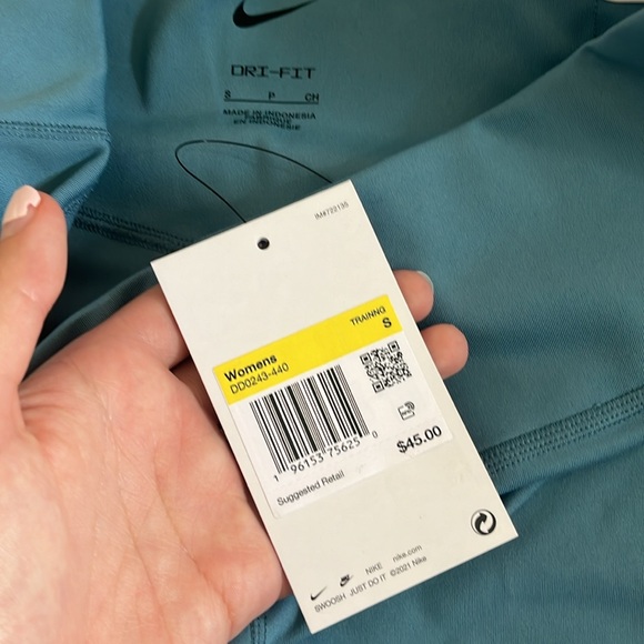 NWT bike shorts - Picture 5 of 5